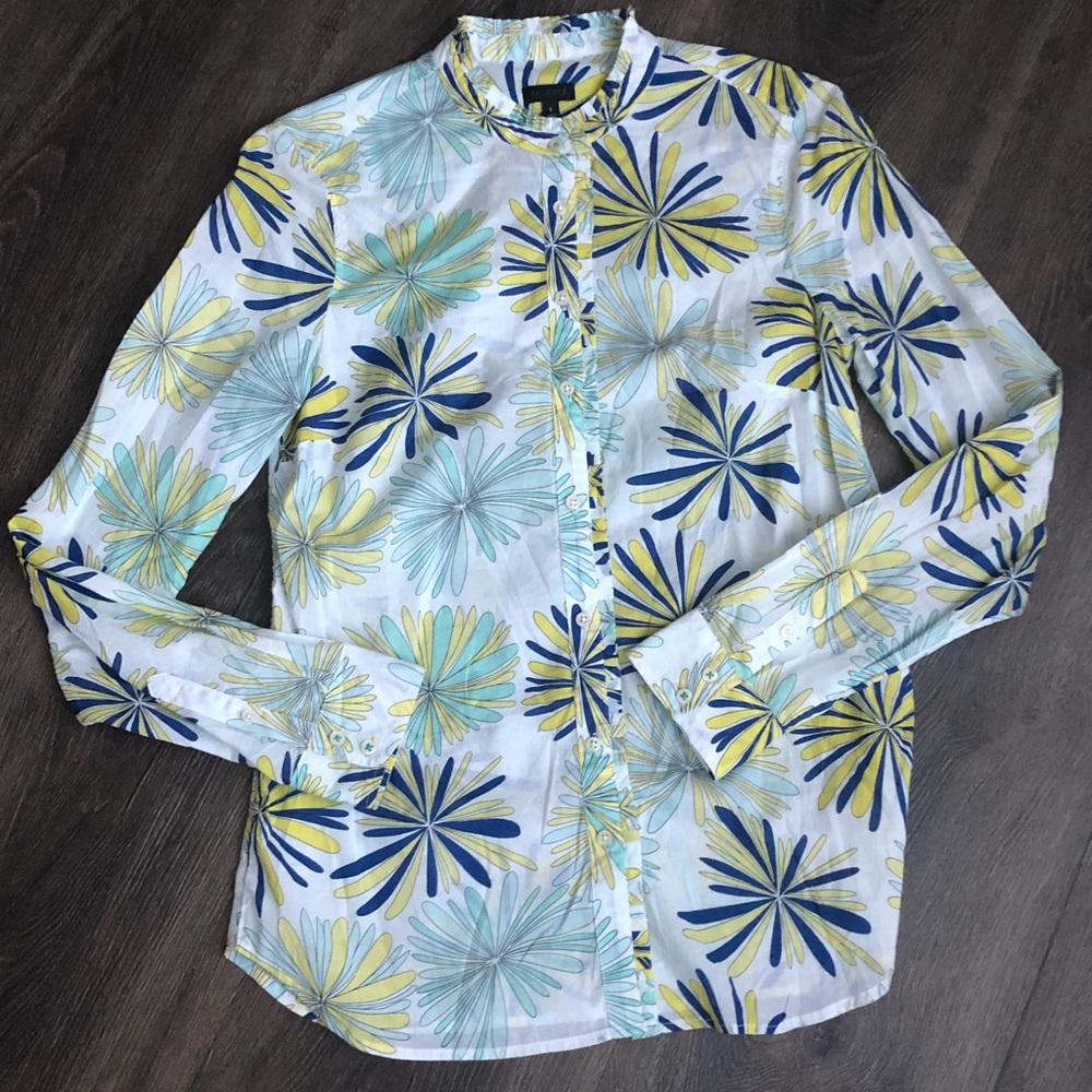 Beautiful new 100% cotton button down  shirt.